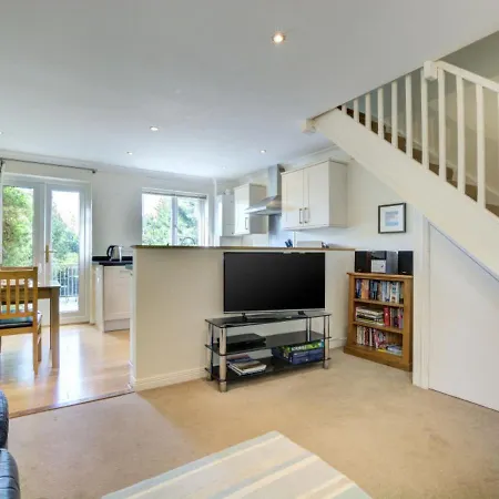 Holiday home Sarah's View By Interhome